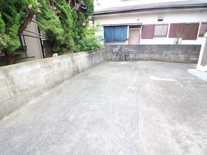 駐輪場 サンラーク賀茂