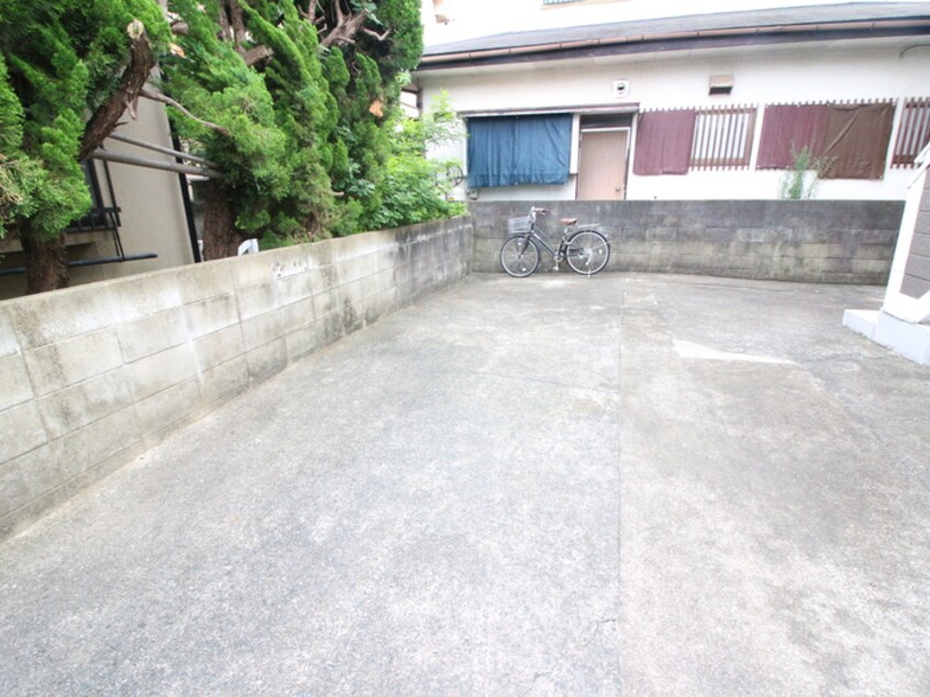 駐輪場 サンラーク賀茂