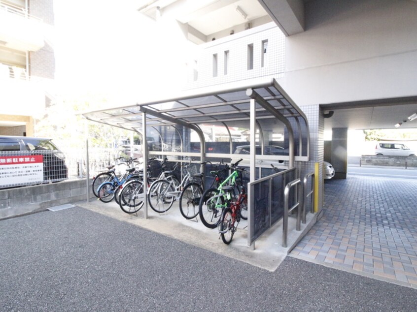 駐輪場 クオリスie