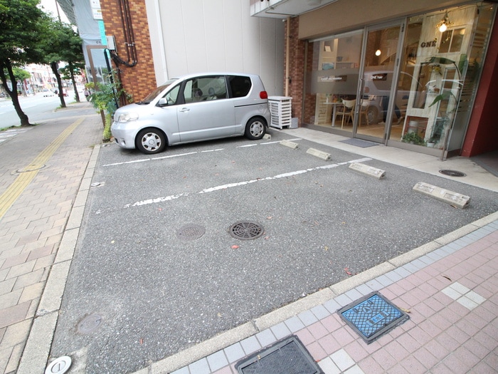 駐車場 エルグランド室見
