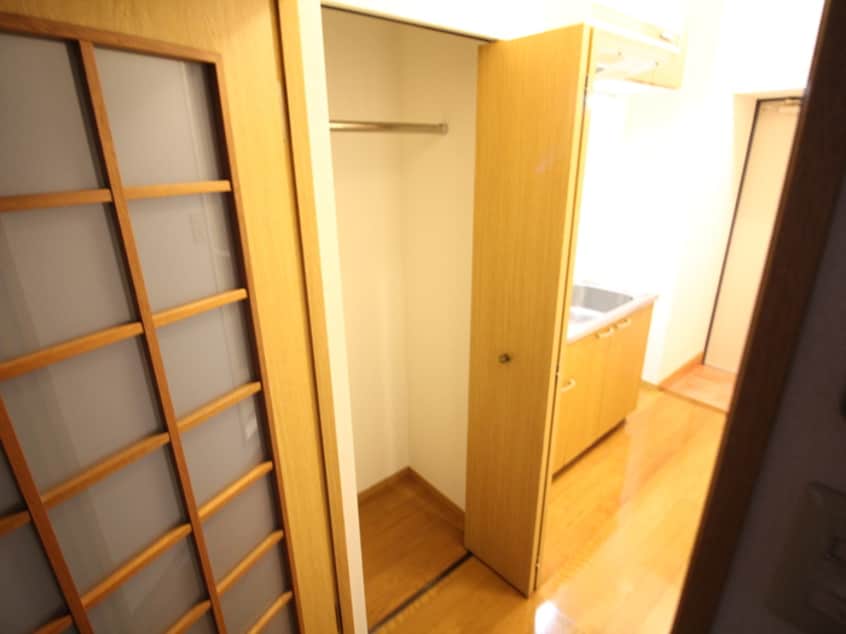 収納 エルグランド室見