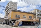 ジョイフル到津店(その他飲食（ファミレスなど）)まで220m カルチェ・ブラン