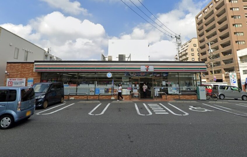 セブン-イレブン 小倉真鶴２丁目店(コンビニ)まで400m クローバーハイツ到津第２
