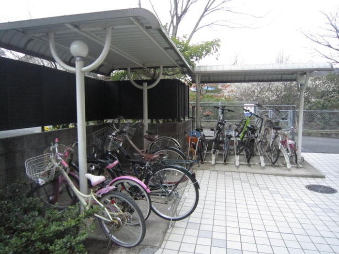 駐輪場 テラ青葉A棟