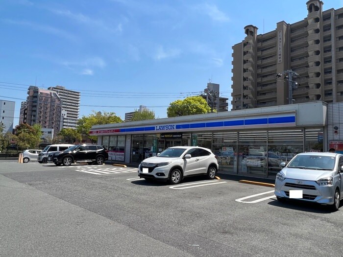 ローソン八幡前田店(コンビニ)まで400m セレッサ桜通
