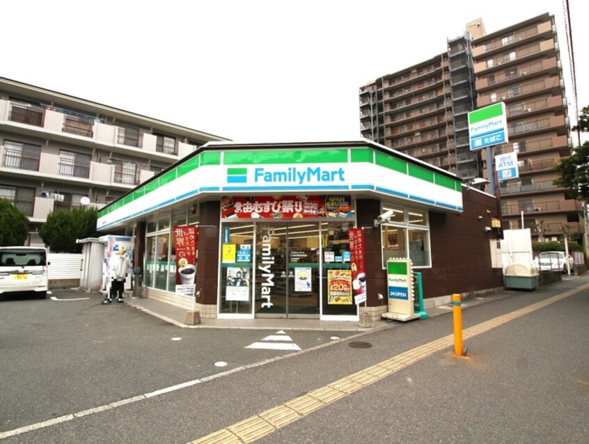ファミリーマート小倉企救丘駅前店(コンビニ)まで850m 志井サンフェリカ