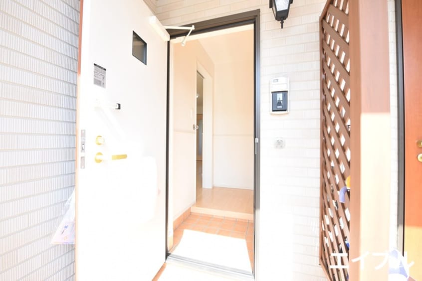 玄関 ノーヴァ　ビオーラ