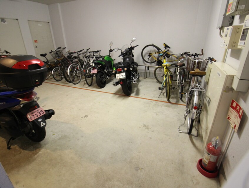 駐輪場 サンプラスパ