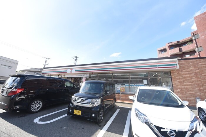 セブンイレブン福岡高宮西店(コンビニ)まで600m グランドメゾン平尾参番館(801)
