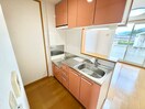 キッチン フィオ－レ長行東　二番館