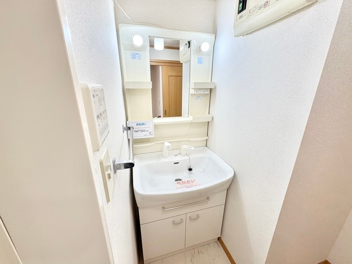 洗面 フィオ－レ長行東　二番館