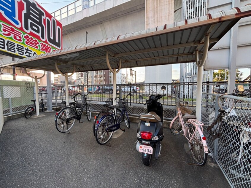 駐輪場 ハイラークやひろ