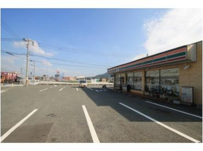 セブン-イレブン 小倉くさみ店(コンビニ)まで400m メゾン　サンジェルＡ棟