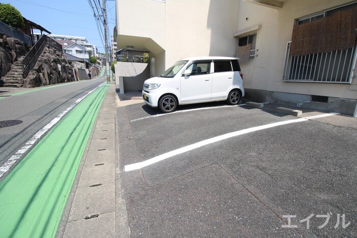 駐車場 金定ビル