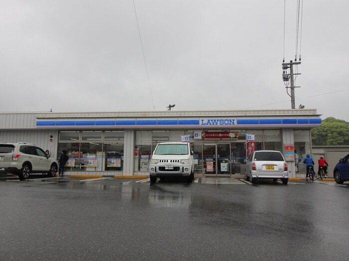 ローソン福岡多々良2丁目店(コンビニ)まで560m ブルーメンⅡ