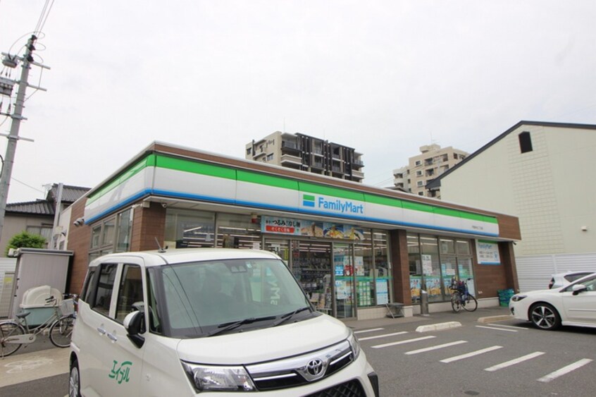 ファミリーマート戸畑沖台二丁目店(コンビニ)まで400m フタカハイツ