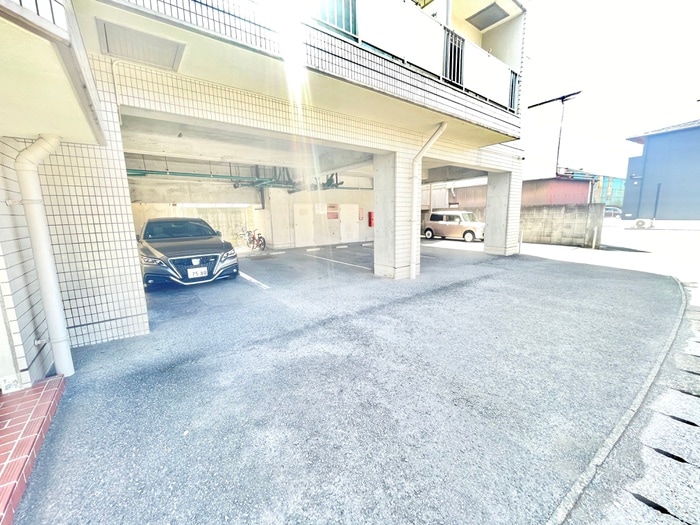 駐車場 金沢ビル