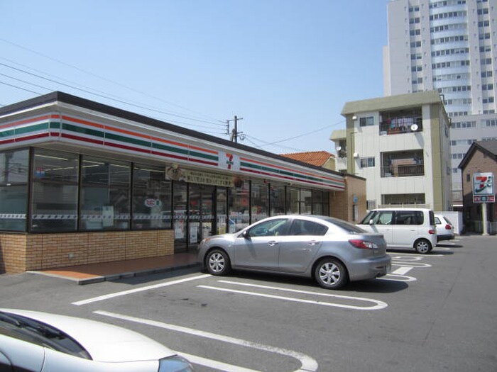 セブンイレブン試験場駅前店(コンビニ)まで230m ガ－デンヒルズマリア前