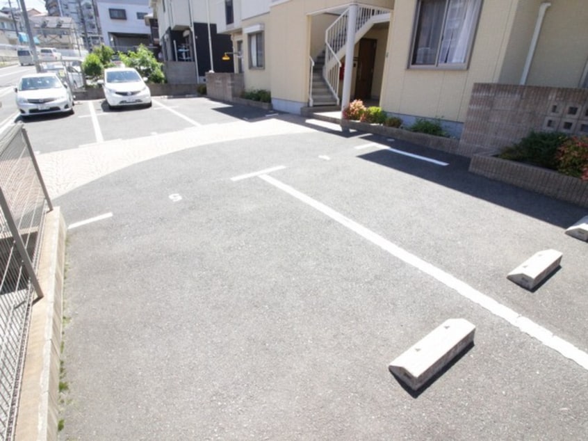 駐車場 ロアーブル参番館