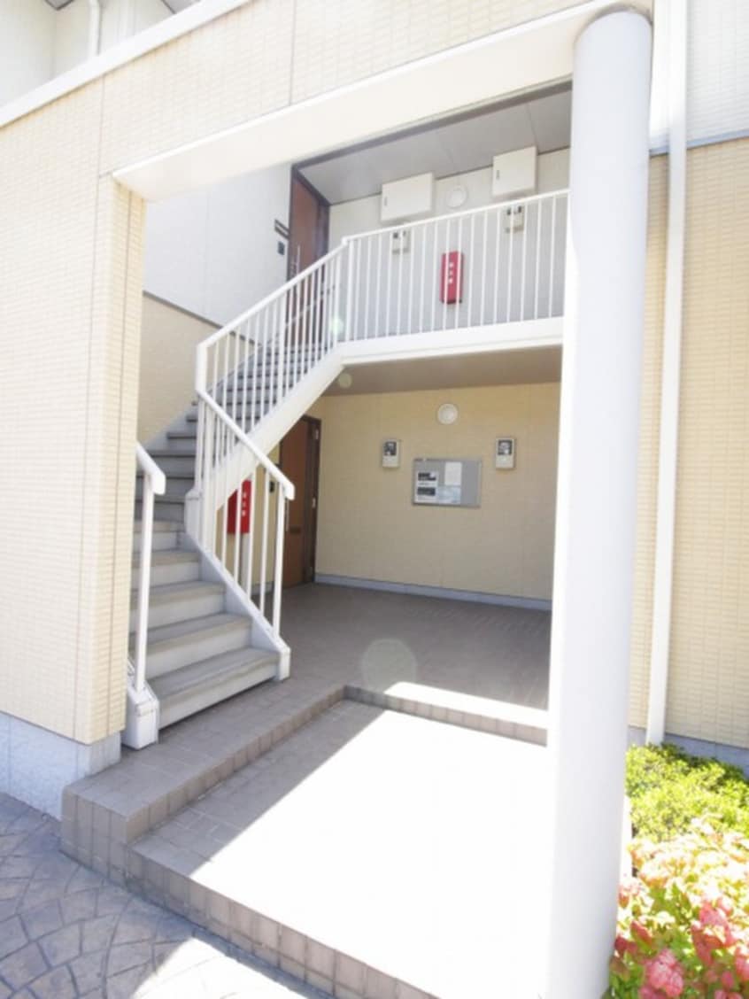 エントランス部分 ロアーブル参番館