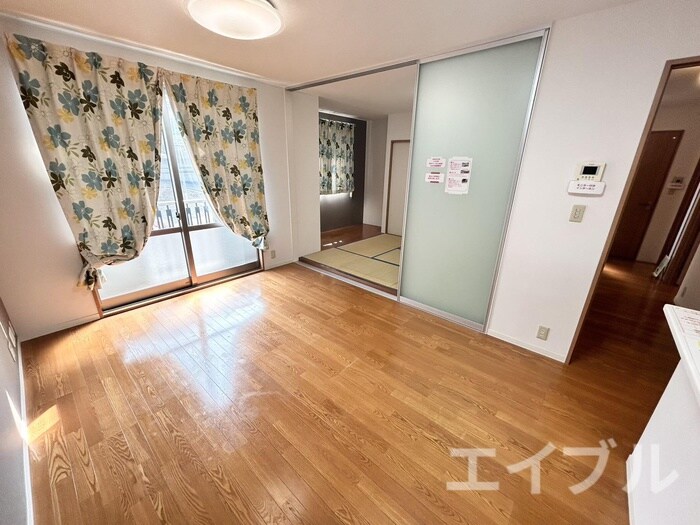 居室 ロアーブル参番館