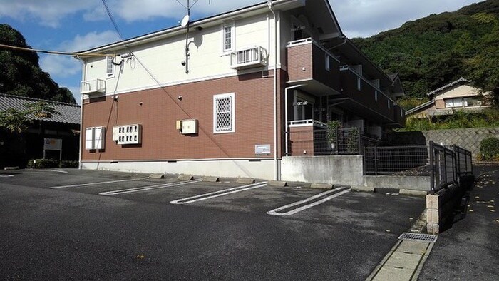 駐車場 カレントハウス