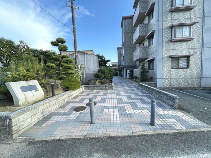 エントランス部分 RESIAS　CHIKUSHINO　BLDG.