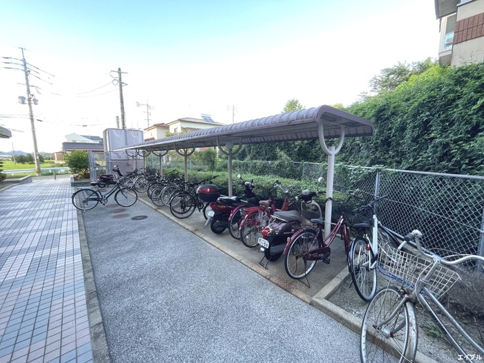 駐輪場 RESIAS　CHIKUSHINO　BLDG.