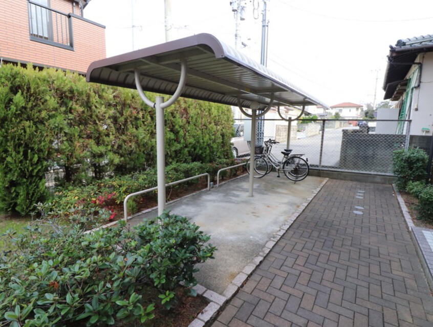 駐輪場 パイングローヴヒルズＢ