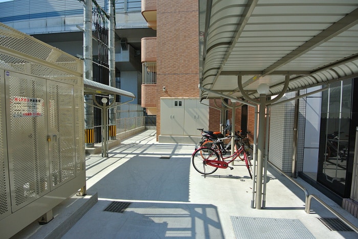 駐輪場 グラーツィア畠中