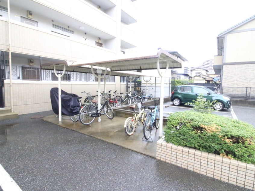 駐輪場 ルミエール東大利