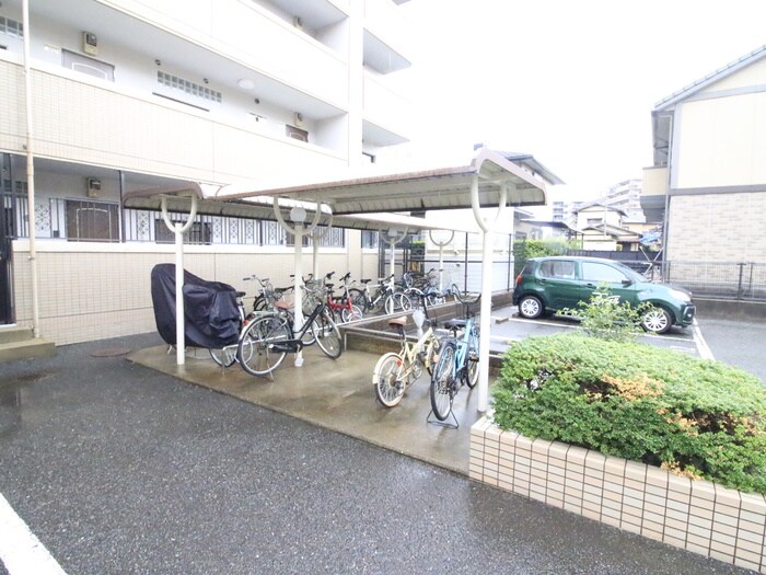 駐輪場 ルミエール東大利