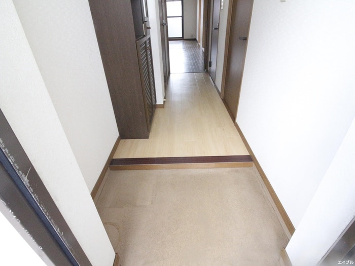 玄関 ルミエール東大利