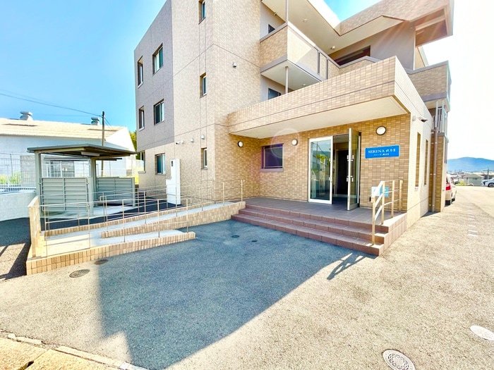 エントランス部分 セレーナ直方Ⅱ