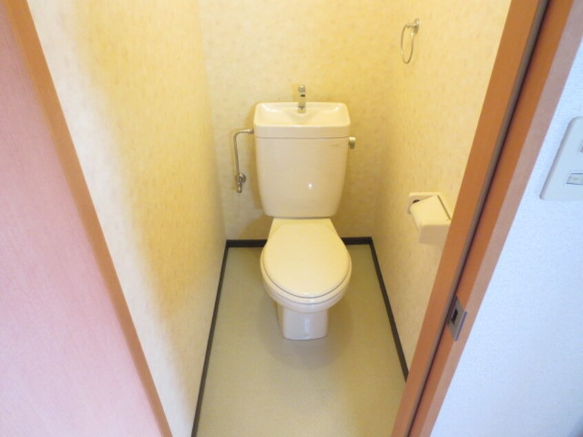 トイレ カンパ－ニュ出屋敷Ⅱ