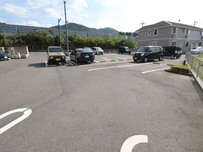 駐車場 プロムナード上上津役B