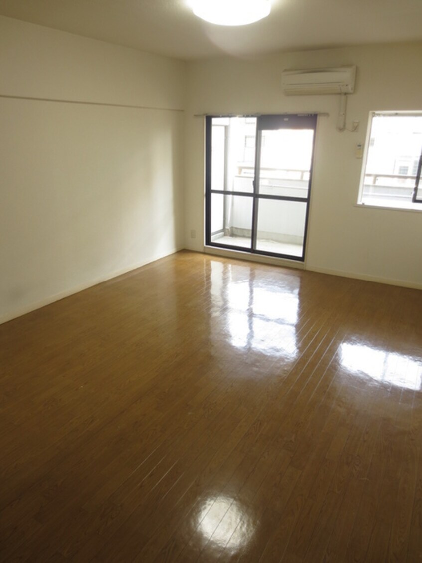 居室 サンセーヌ大名