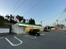 ファミリーマート　八幡本城東店(コンビニ)まで450m エクセランドタケノＢ