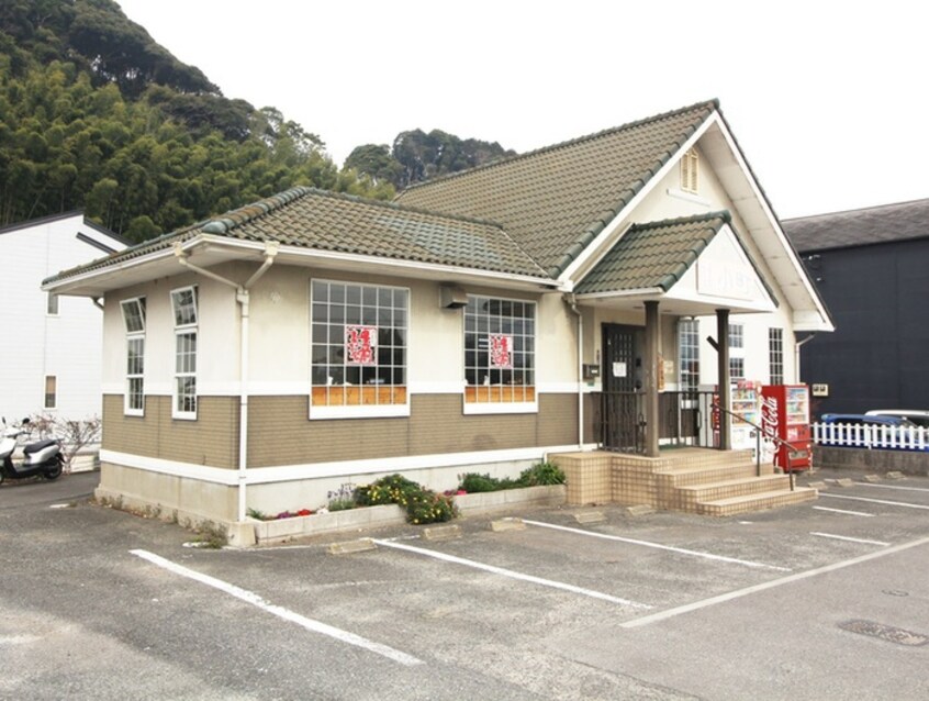 うどん小町(その他飲食（ファミレスなど）)まで1200m ソレアードＴＲ　Ｇ棟