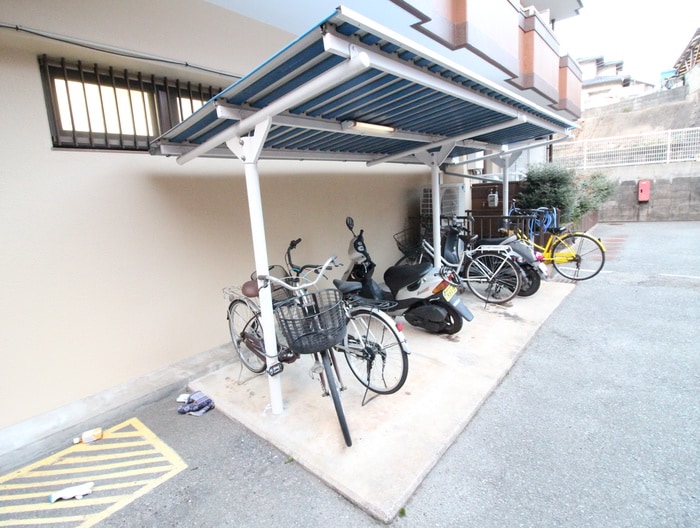 駐輪場 サンローゼ長住