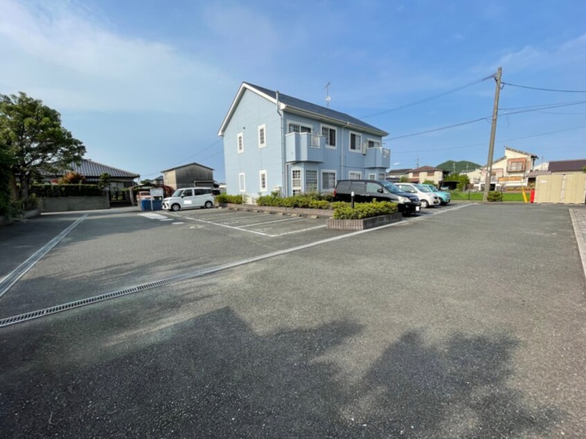 駐車場 楽市リバーサイドプレイス２