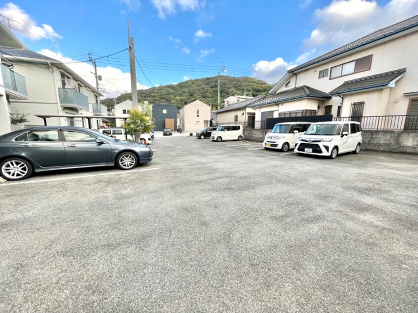 駐車場 ｼｬｰﾒｿﾞﾝなるみずA棟