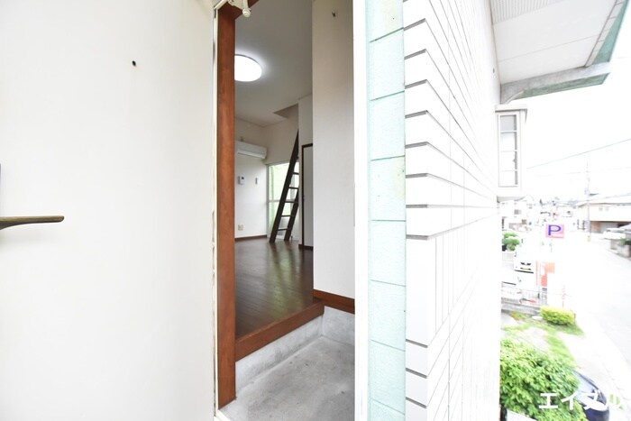 玄関 ラフォーレ春日