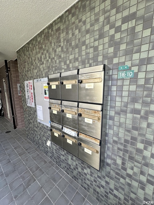 エントランス部分 エムアール祖原