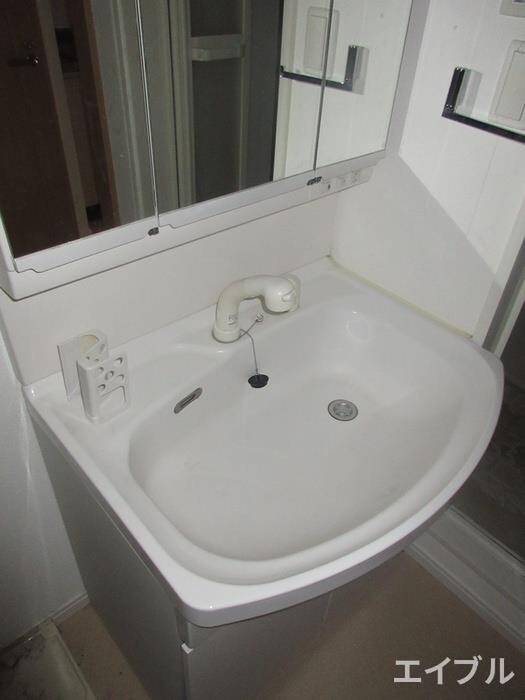 洗面 ｻｳﾞｫｲﾘﾄﾘｰﾄﾊｳｽ（1302）