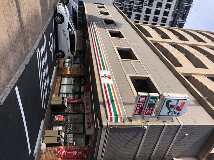 セブン-イレブン 小倉片野３丁目店(コンビニ)まで240m 第１２エルザグランベール三萩野