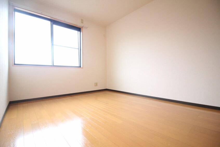 居室 アイリーヒルズＡ