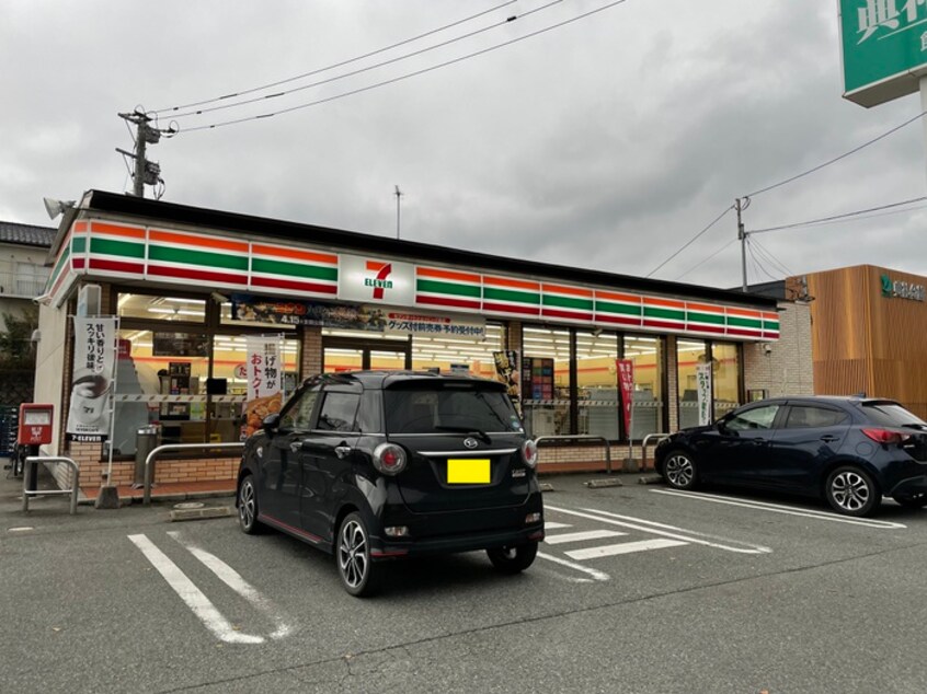 セブンイレブン飯塚花瀬店(コンビニ)まで300m サンライズ　コートⅠ