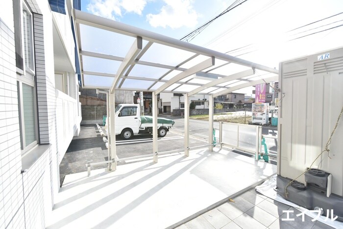 駐輪場 LIFE　FIELD警弥郷