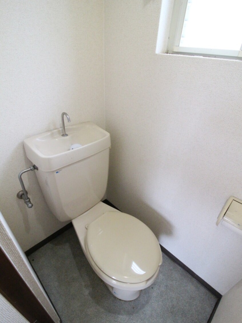 トイレ メゾン上津